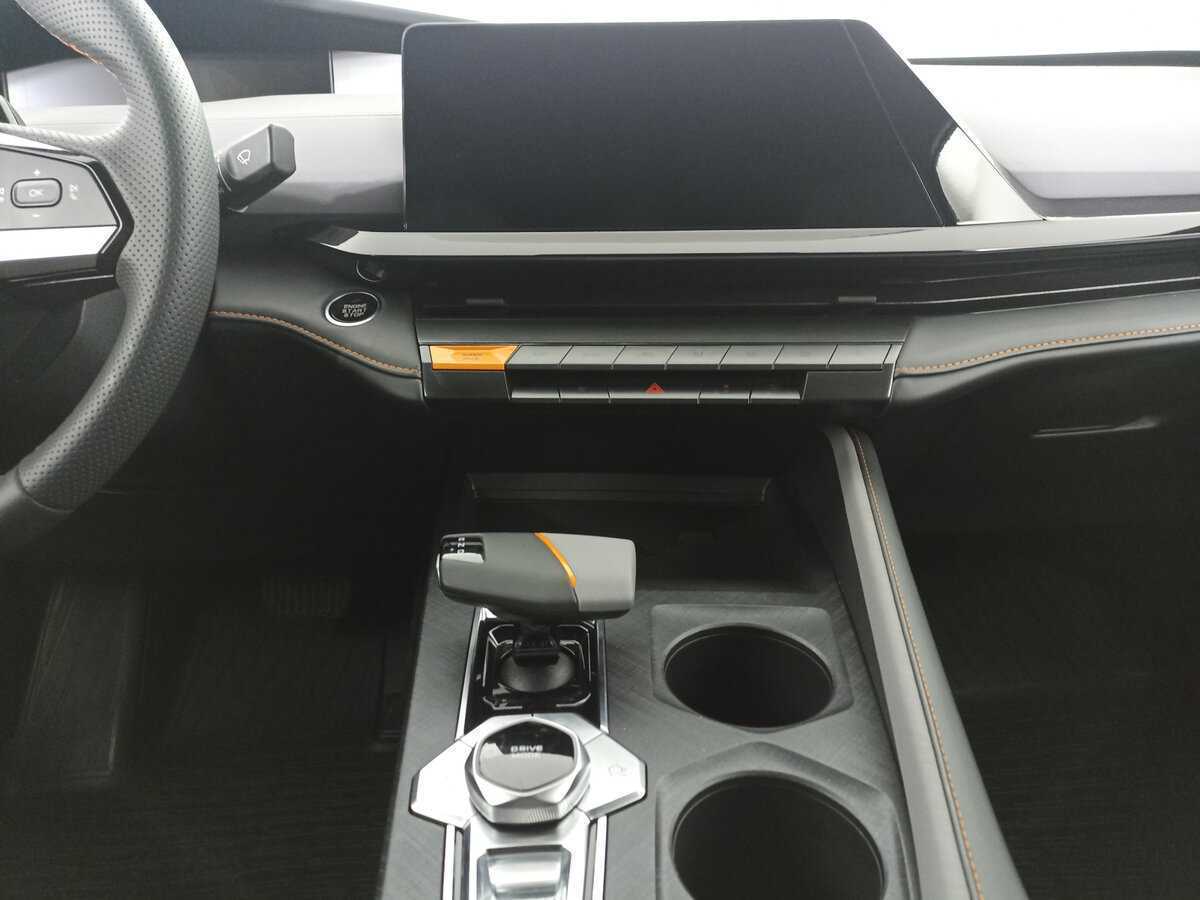 Б/У Чанган УНИ-В 2023 года. Фото: #13