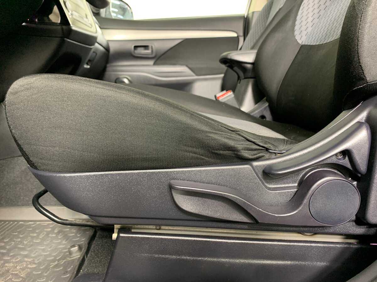 Mitsubishi Outlander 2013 года с пробегом. Фото: #16