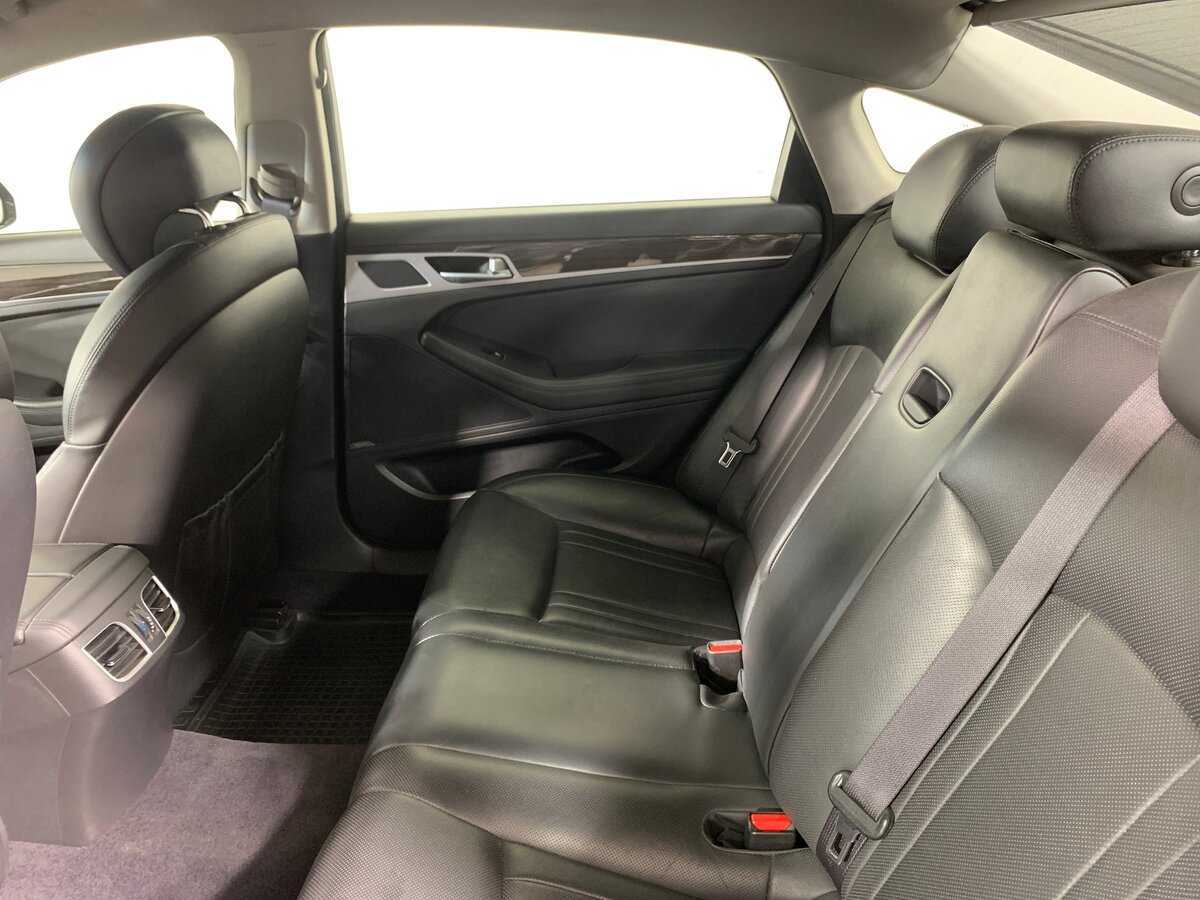 Hyundai Genesis 2016 года с пробегом. Фото: #18