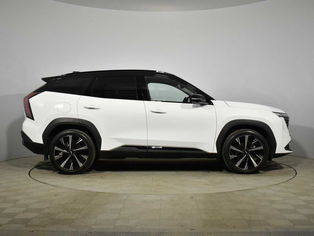 Geely Atlas 2024 года с пробегом. Фото: #3