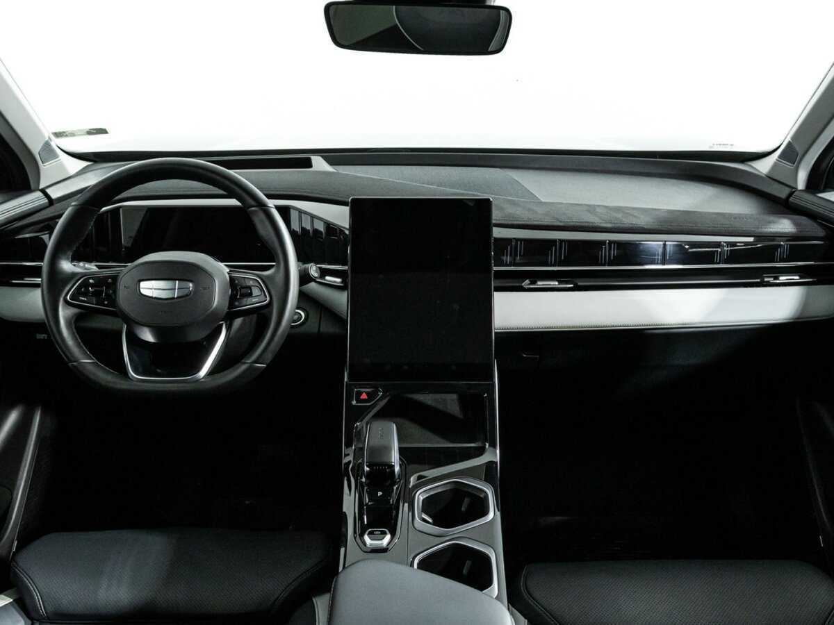 Geely Atlas 2024 года с пробегом. Фото: #12