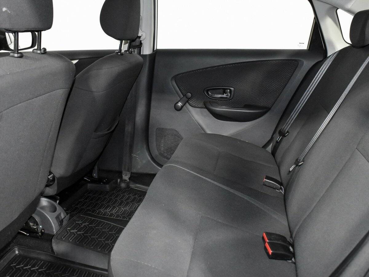 Б/У Ниссан Альмера 2013 года. Фото: #9