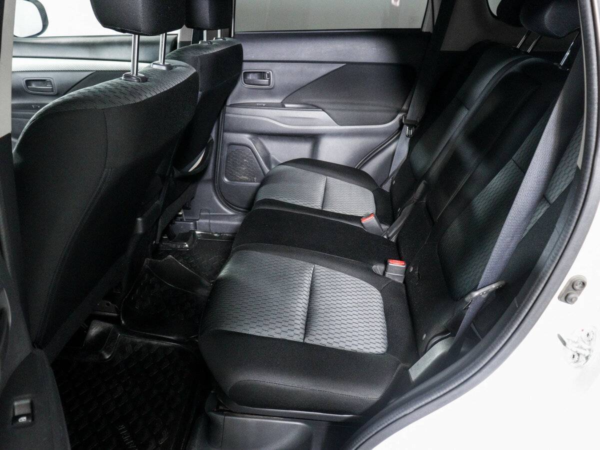 Mitsubishi Outlander 2015 года с пробегом. Фото: #6