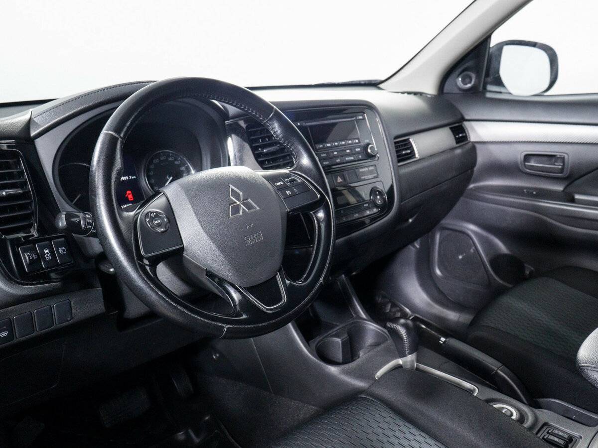 Mitsubishi Outlander 2015 года с пробегом. Фото: #10