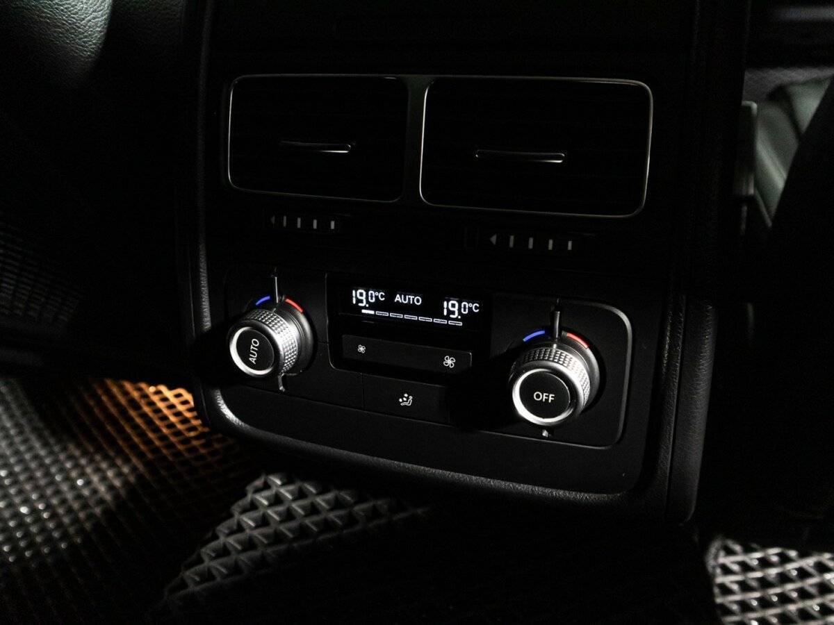 Volkswagen Touareg 2015 года с пробегом. Фото: #24