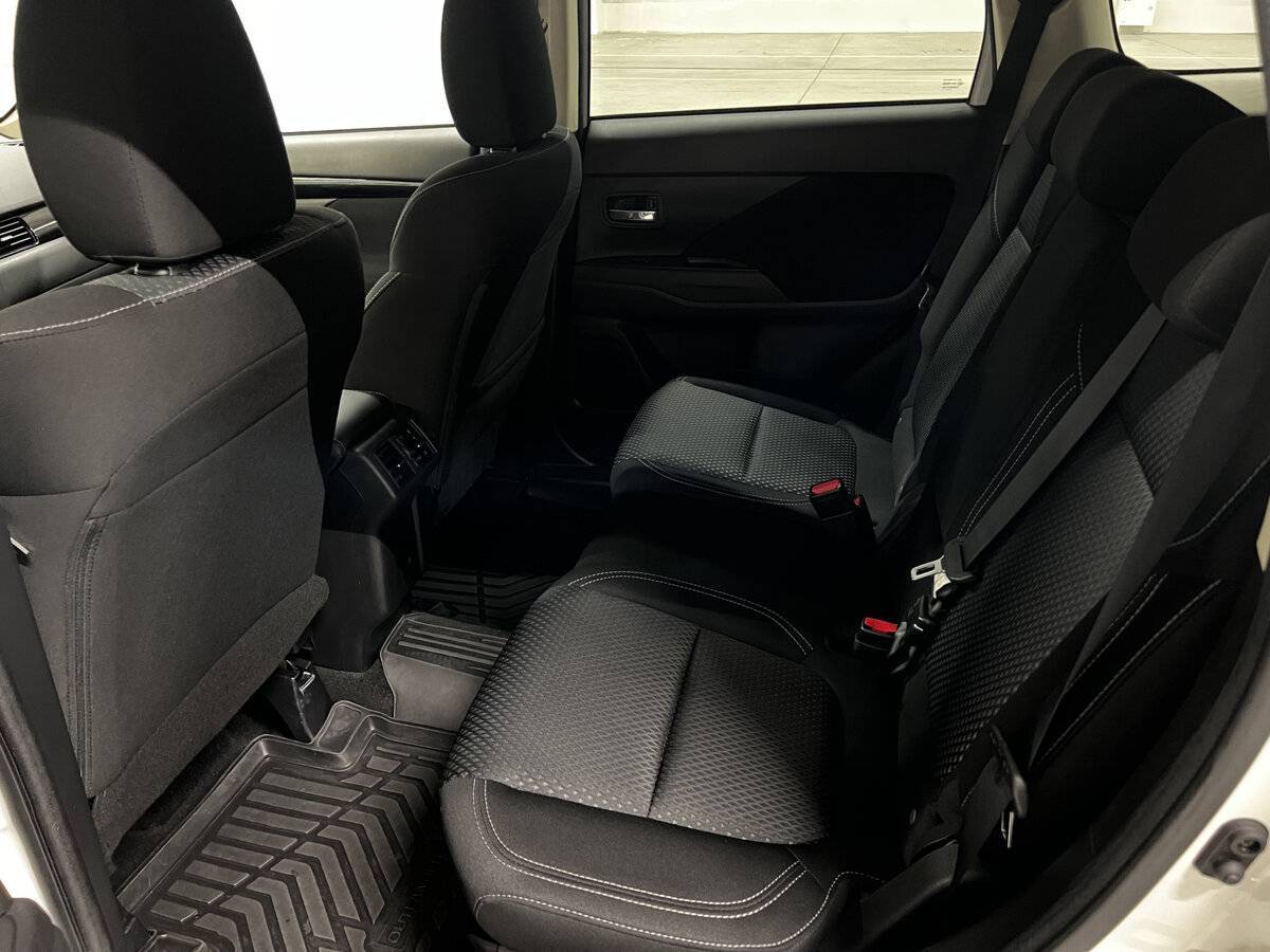 Mitsubishi Outlander 2021 года с пробегом. Фото: #11