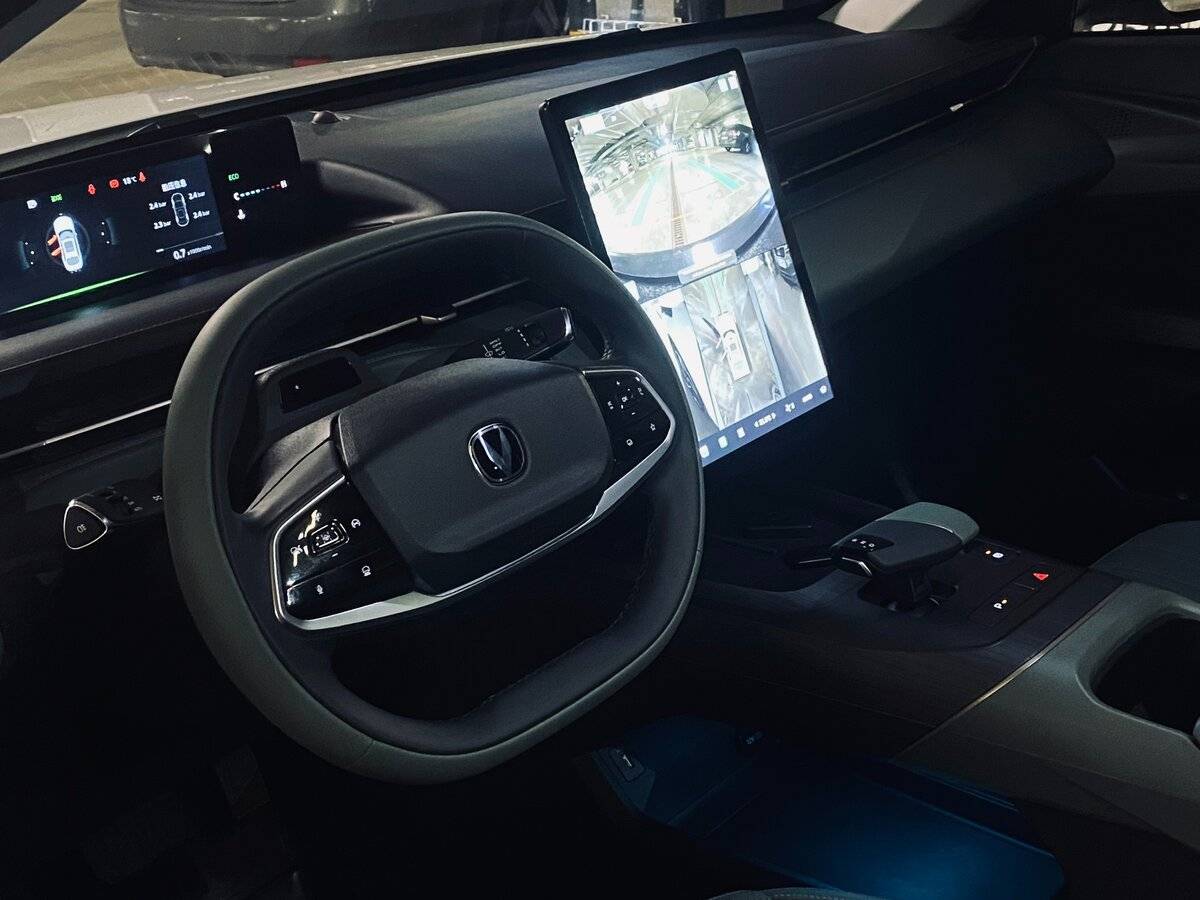 Changan Lamore 2023 года с пробегом. Фото: #6