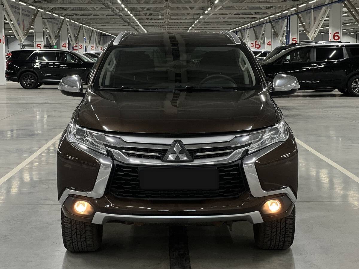 Mitsubishi Pajero Sport 2018 года с пробегом. Фото: #1