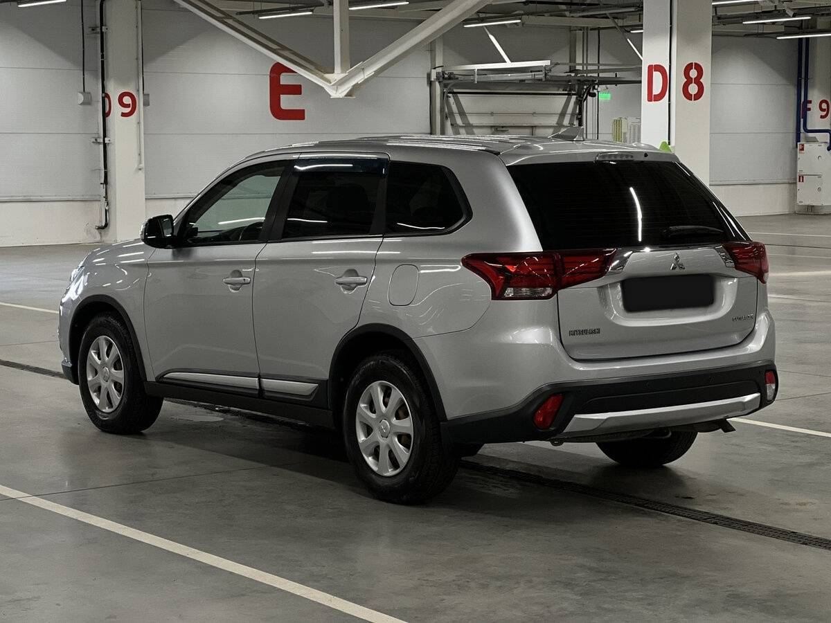 Mitsubishi Outlander 2017 года с пробегом. Фото: #6