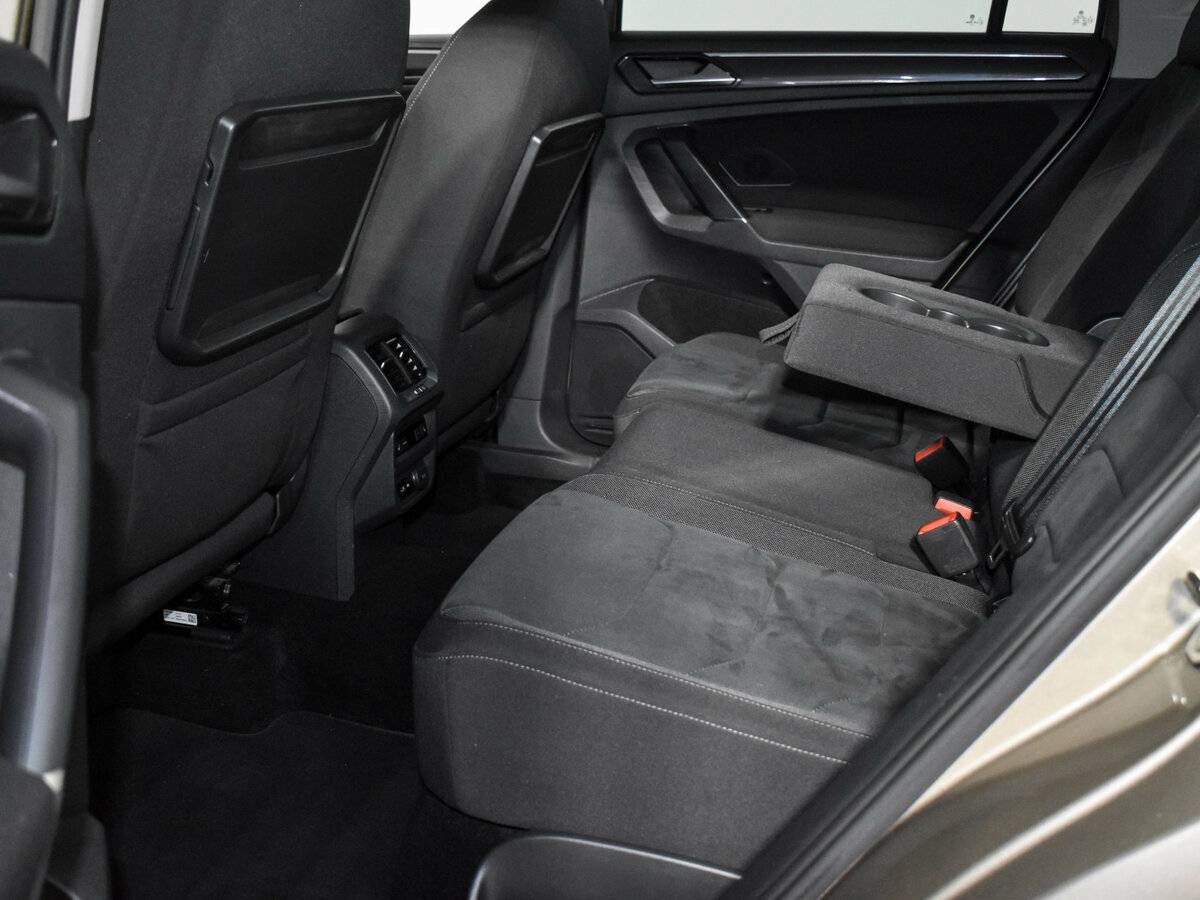 Volkswagen Tiguan 2018 года с пробегом. Фото: #12