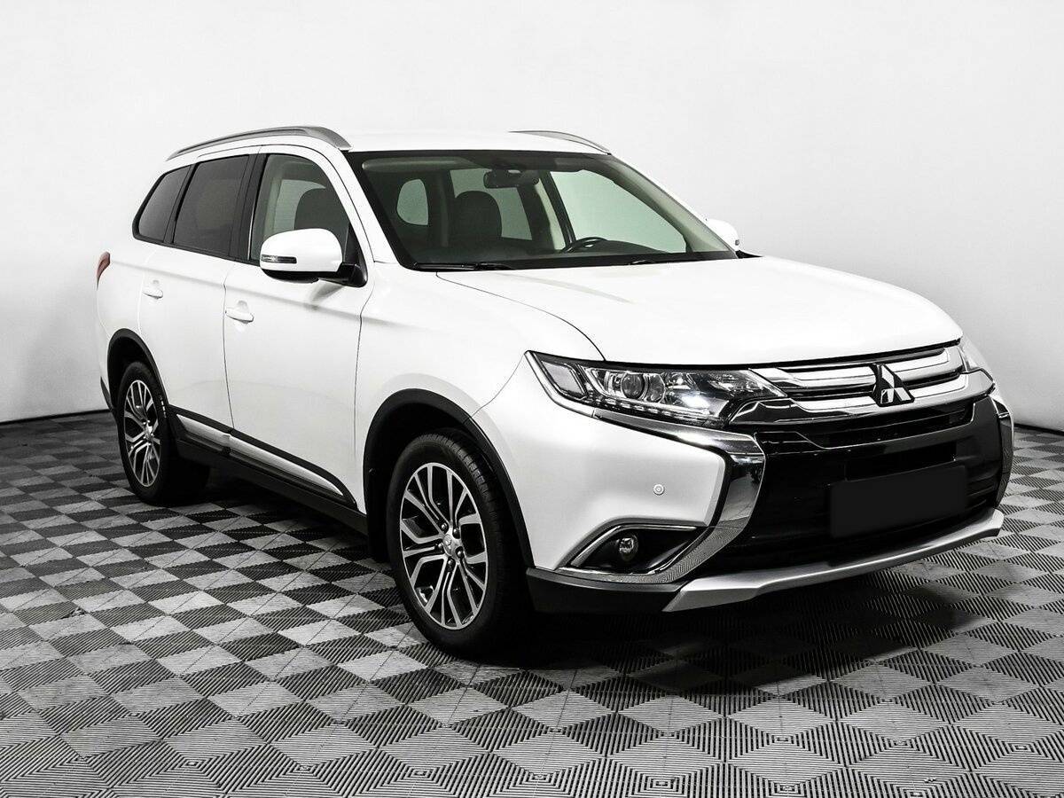 Mitsubishi Outlander 2017 года с пробегом. Фото: #2