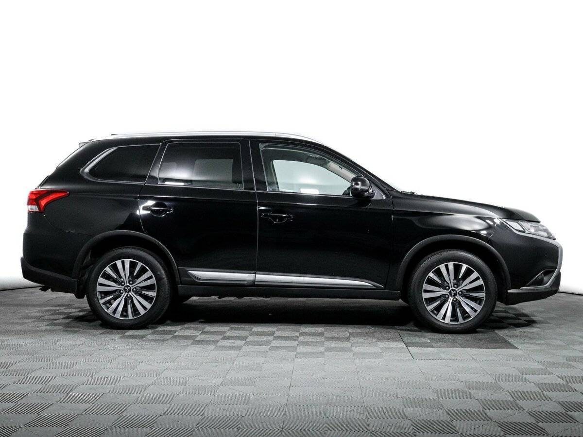 Mitsubishi Outlander 2021 года с пробегом. Фото: #3