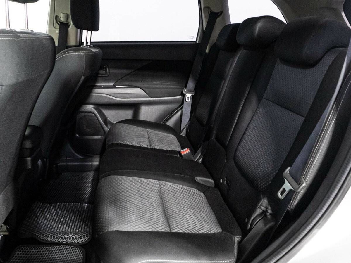Mitsubishi Outlander 2016 года с пробегом. Фото: #9