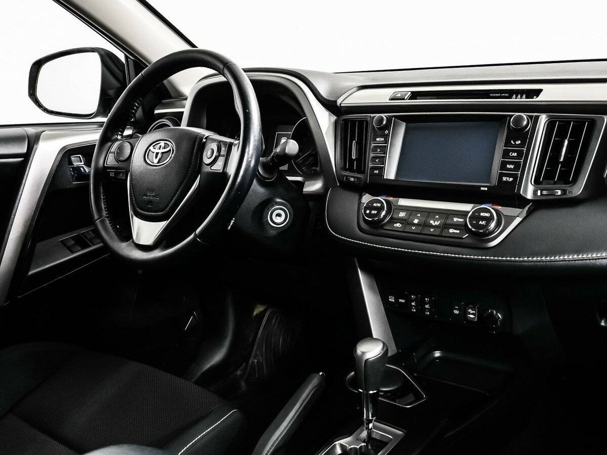 Toyota RAV4 2017 года с пробегом. Фото: #8