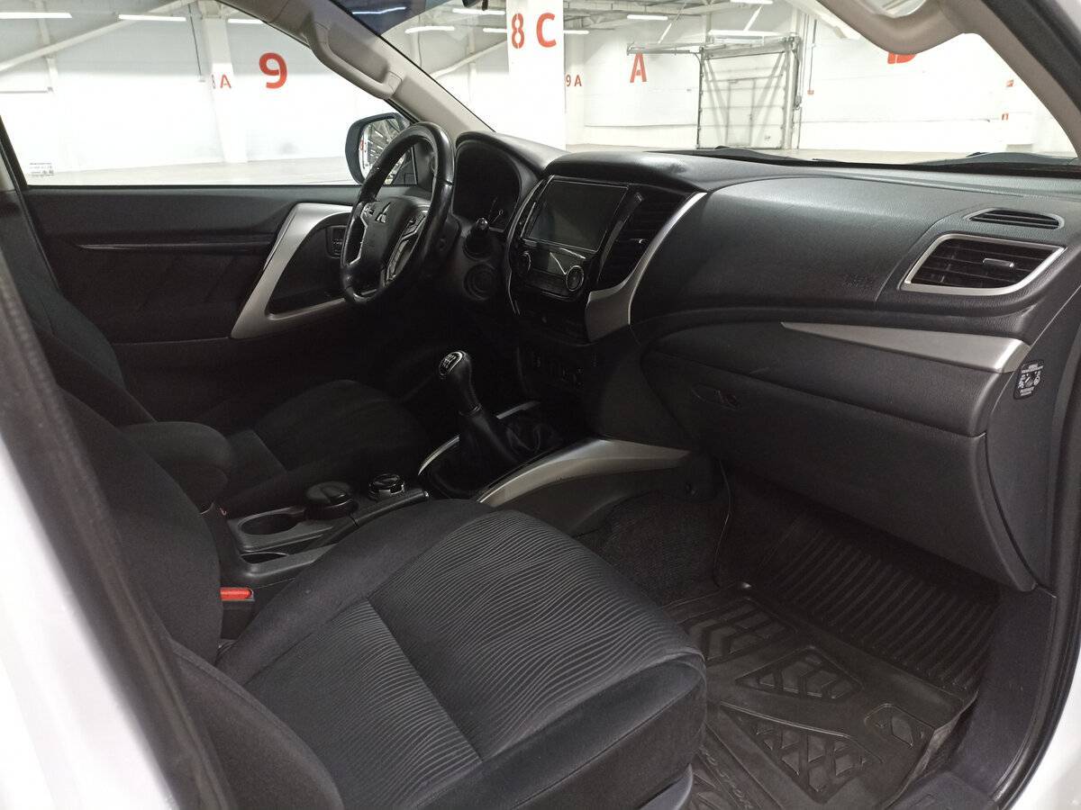 Mitsubishi Pajero Sport 2018 года с пробегом. Фото: #10