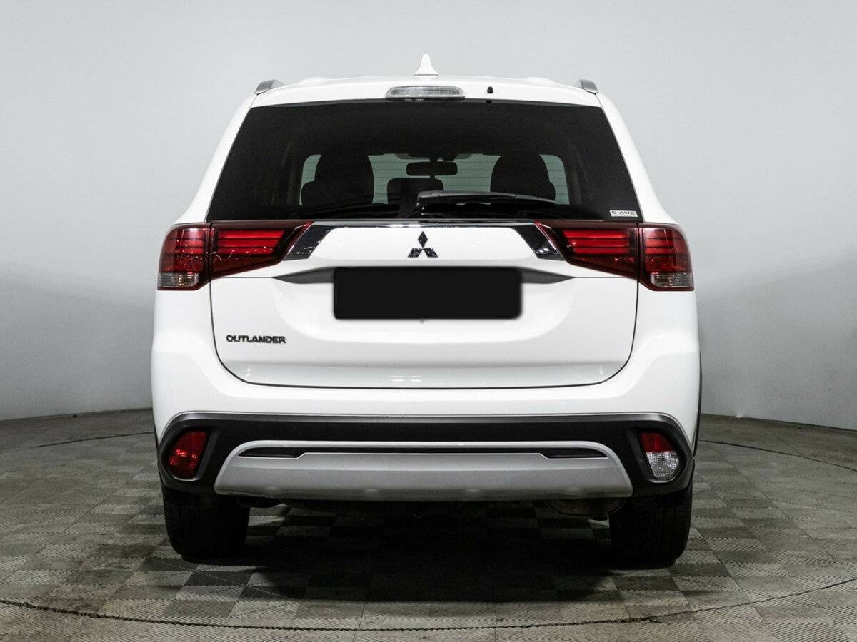 Mitsubishi Outlander 2021 года с пробегом. Фото: #5