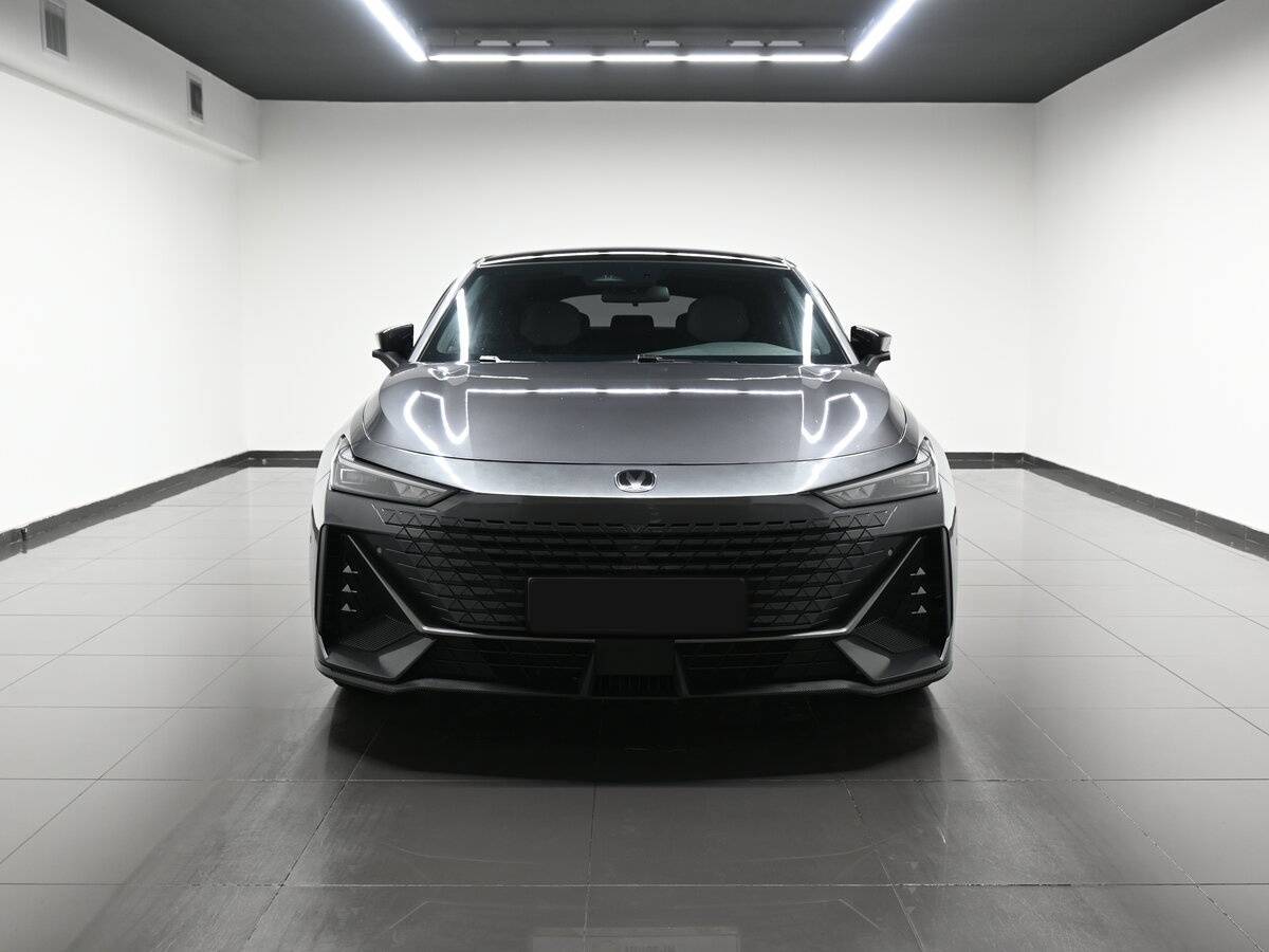 Б/У Чанган УНИ-В 2023 года. Фото: #2