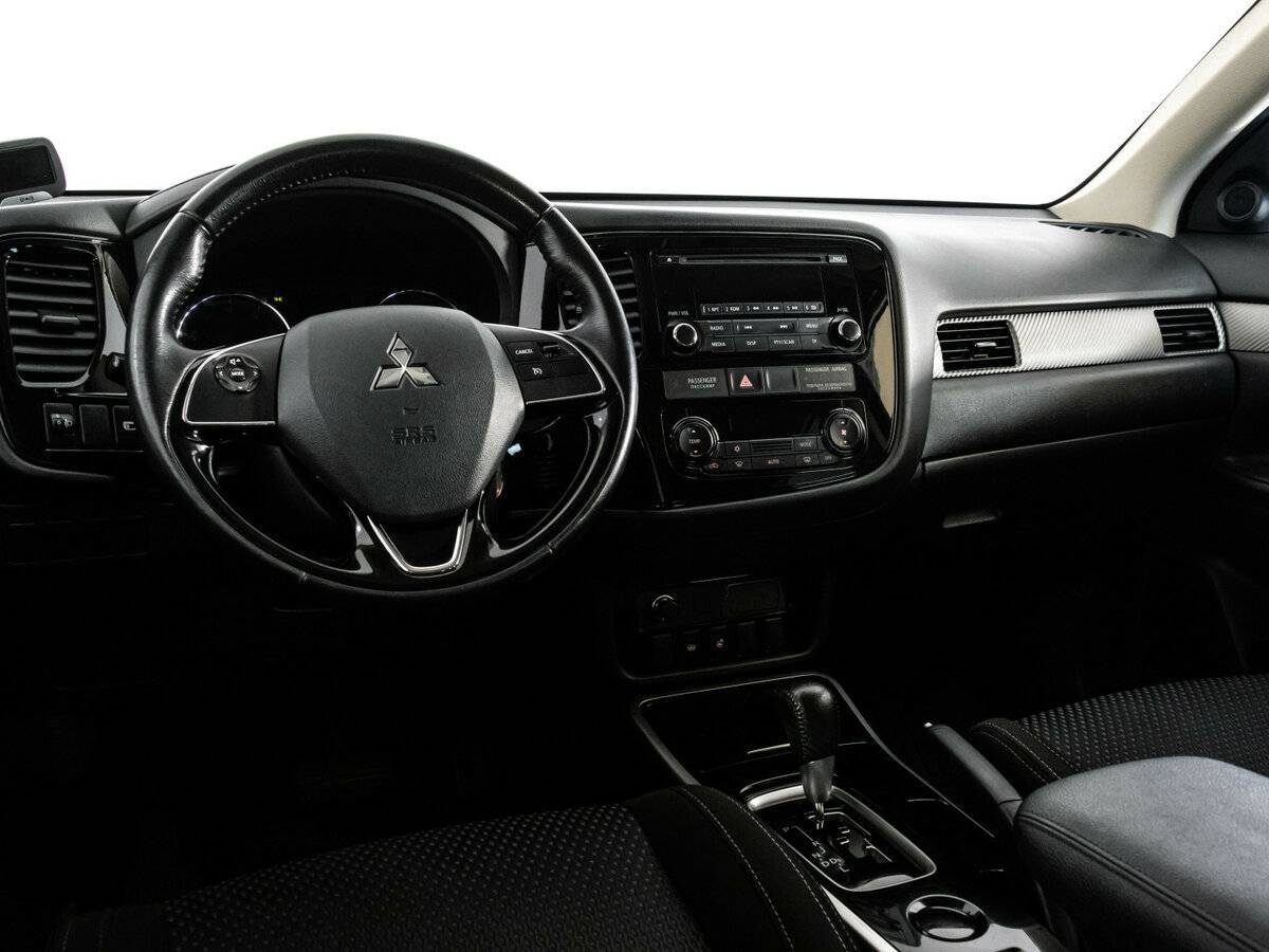 Mitsubishi Outlander 2018 года с пробегом. Фото: #10