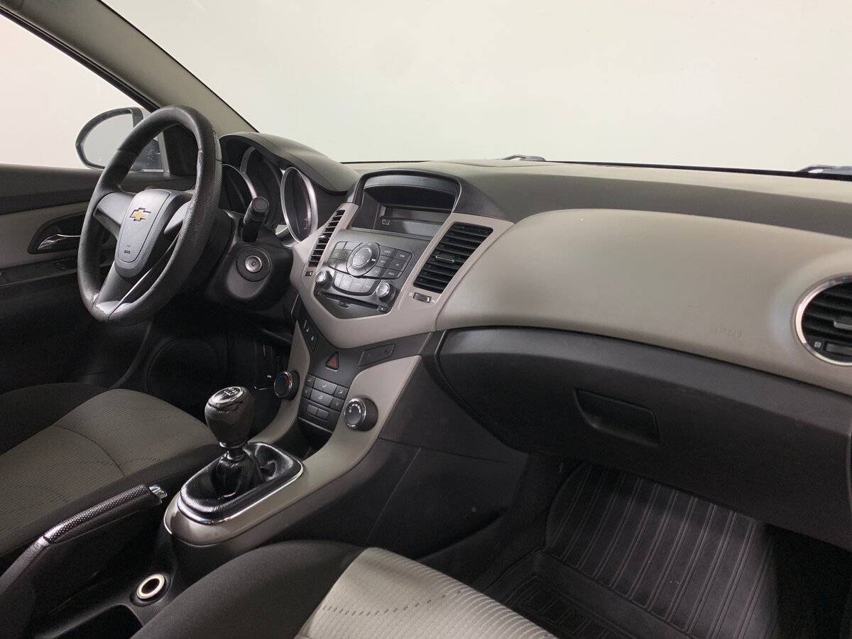 Б/У Шевроле Круз 2012 года. Фото: #12