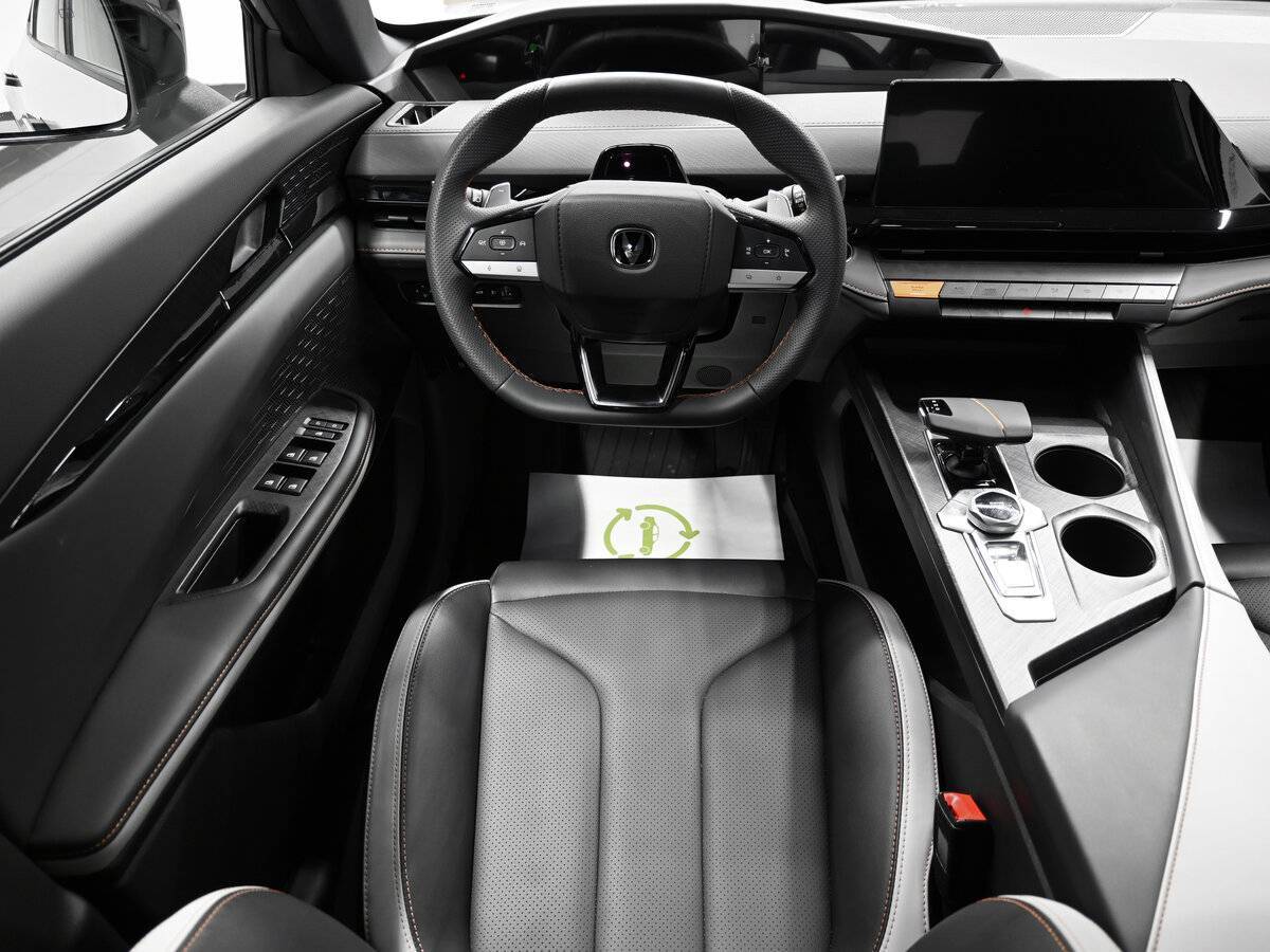 Б/У Чанган УНИ-В 2023 года. Фото: #10