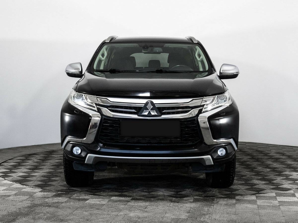 Mitsubishi Pajero Sport 2018 года с пробегом. Фото: #1