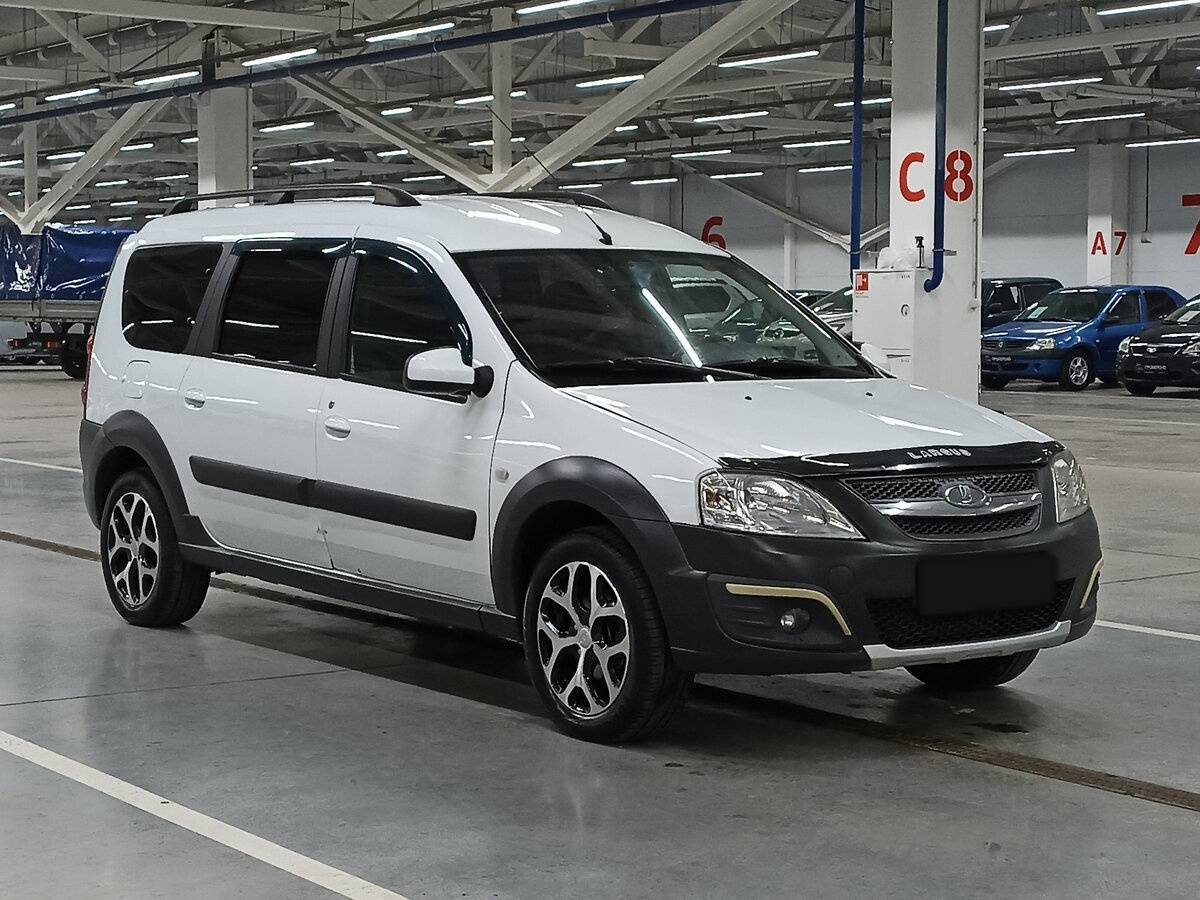 Б/У Лада (ВАЗ) Ларгус 2017 года. Фото: #2