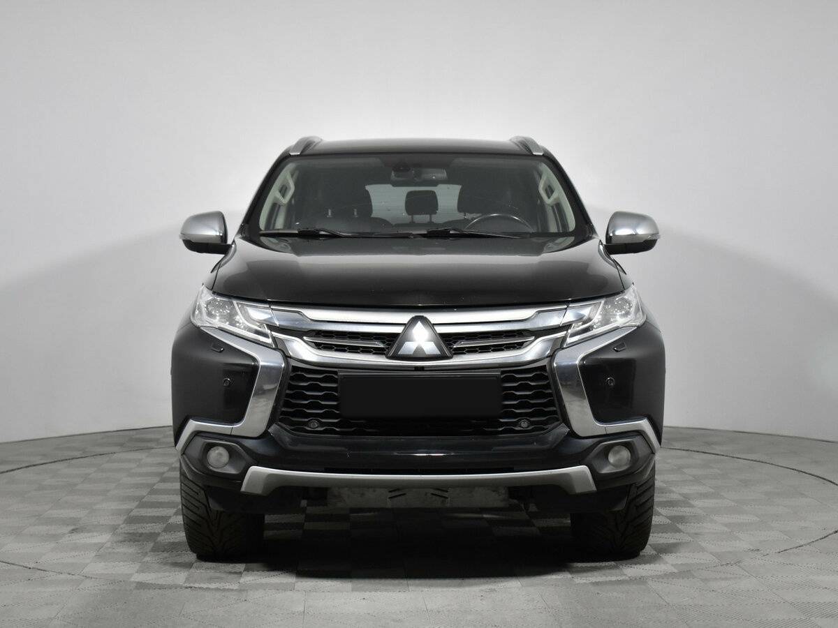 Mitsubishi Pajero Sport 2017 года с пробегом. Фото: #1