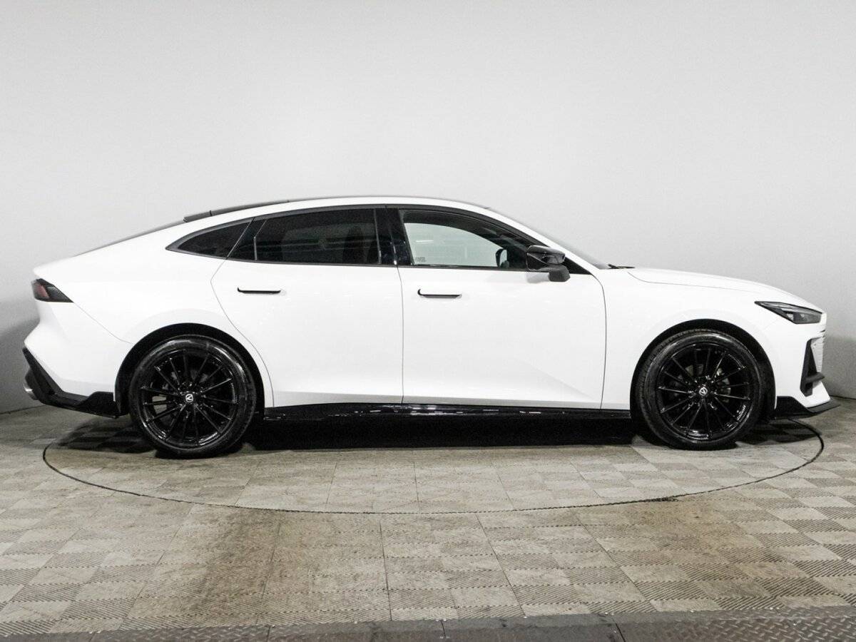 Б/У Чанган УНИ-В 2023 года. Фото: #3