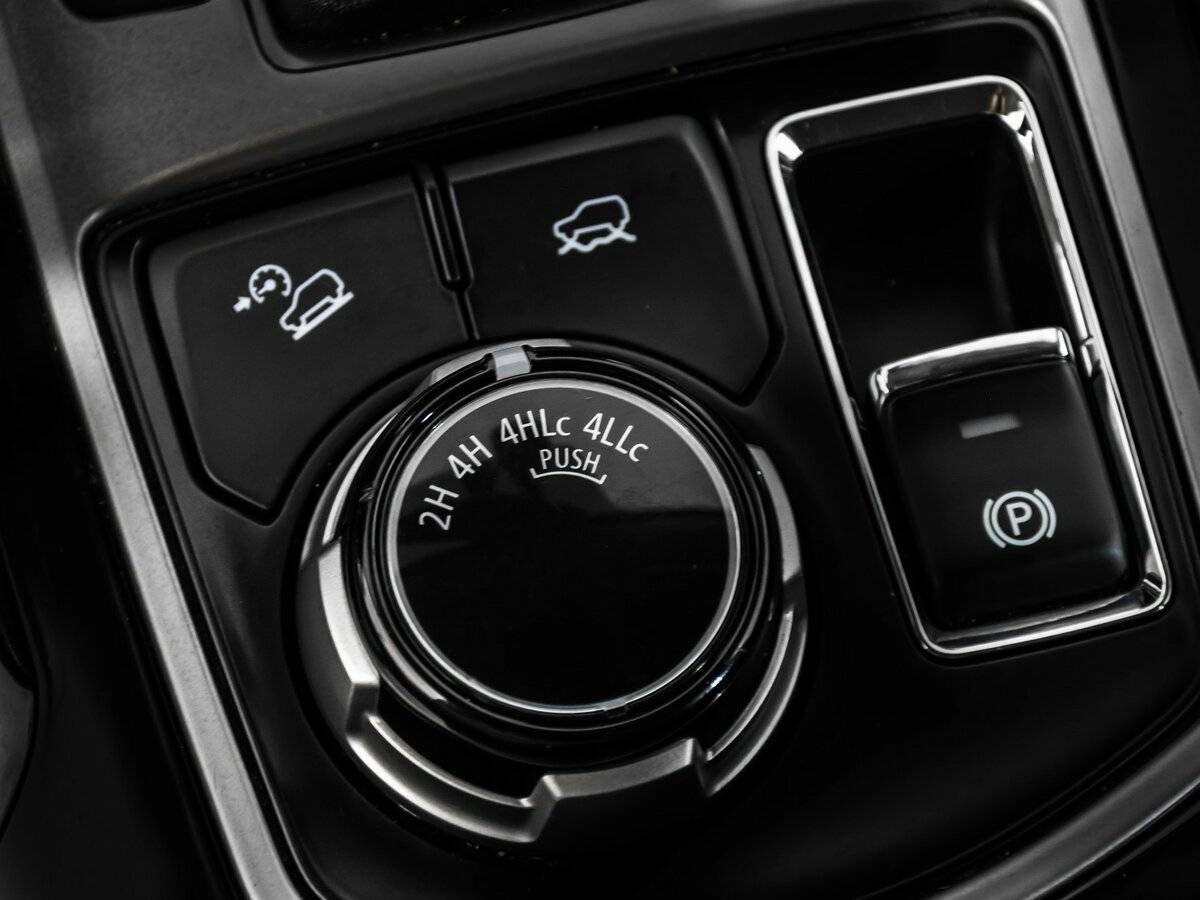 Mitsubishi Pajero Sport 2017 года с пробегом. Фото: #17