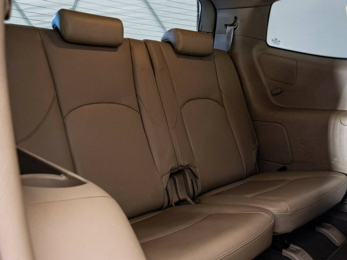 Kia Mohave 2012 года с пробегом. Фото: #18