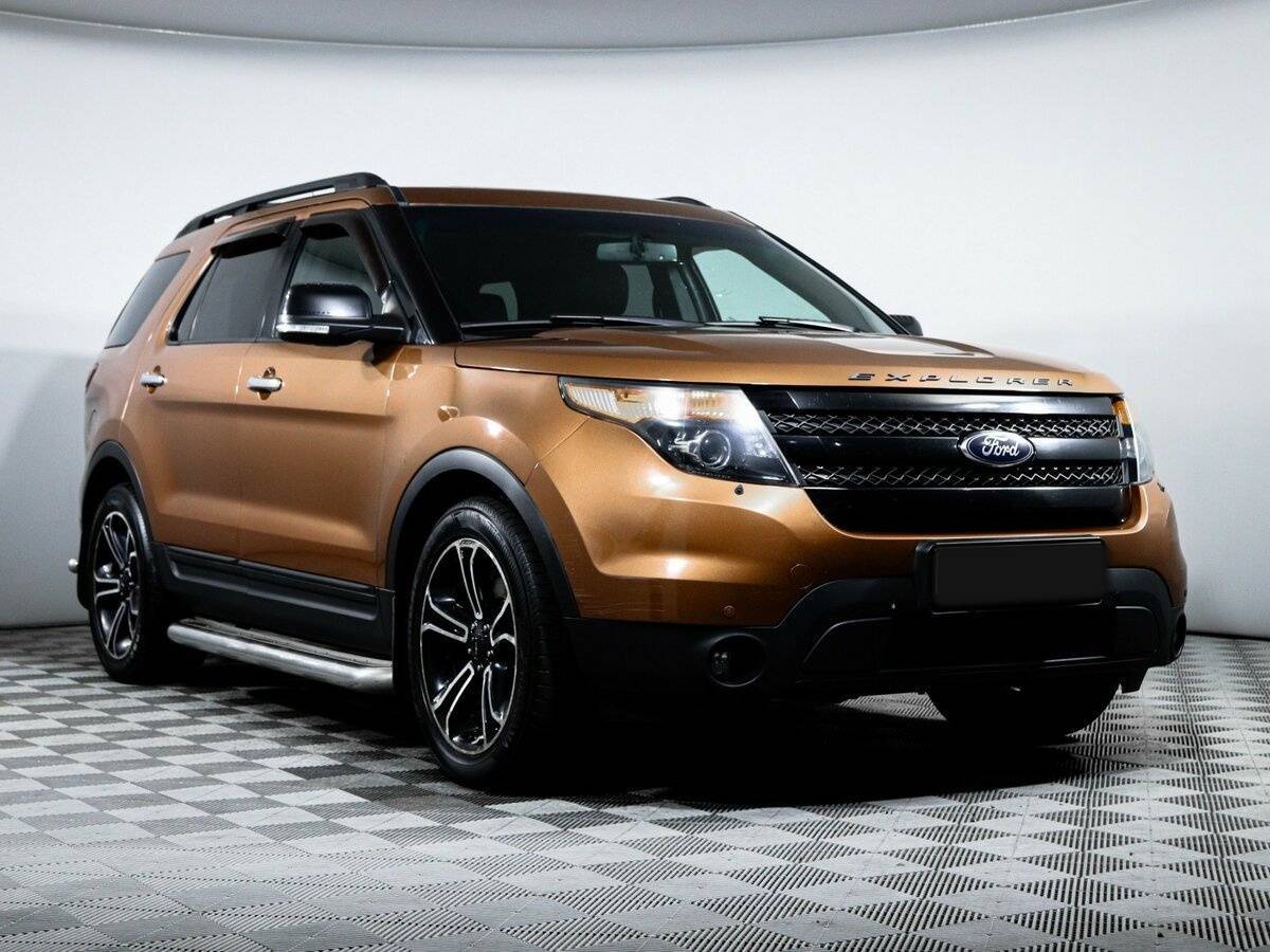 Ford Explorer 2013 года с пробегом. Фото: #2