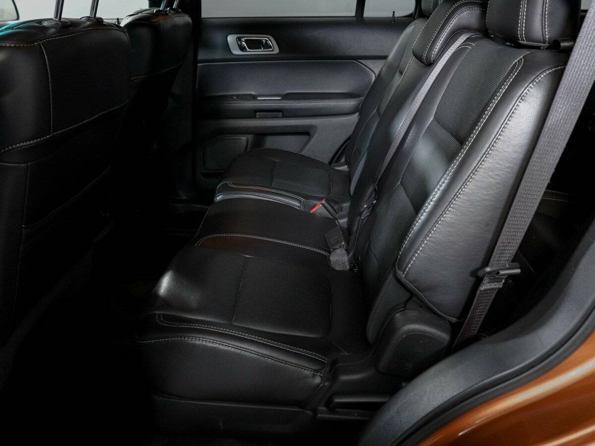 Ford Explorer 2013 года с пробегом. Фото: #8