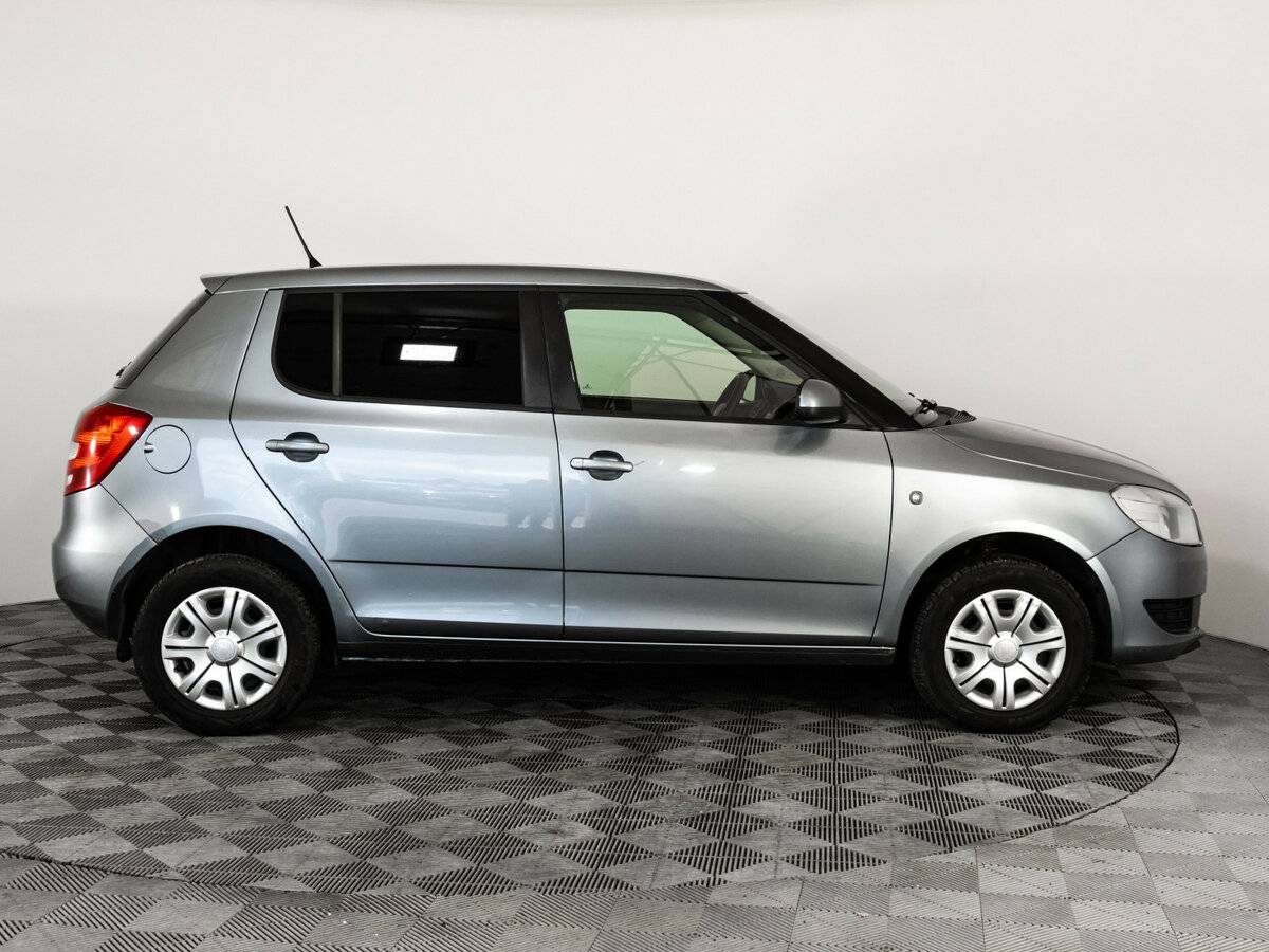 Skoda Fabia 2013 года с пробегом. Фото: #3