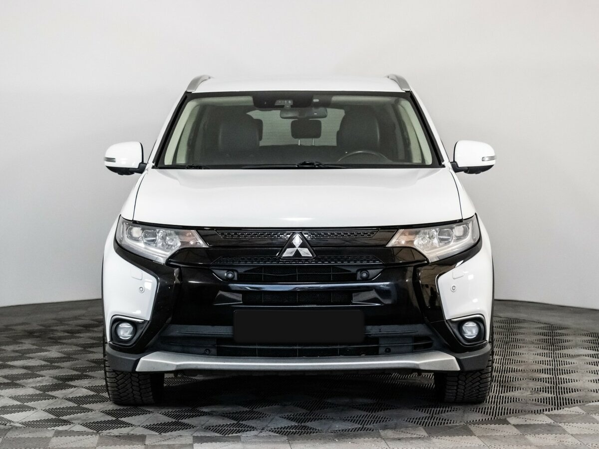 Mitsubishi Outlander 2017 года с пробегом. Фото: #1