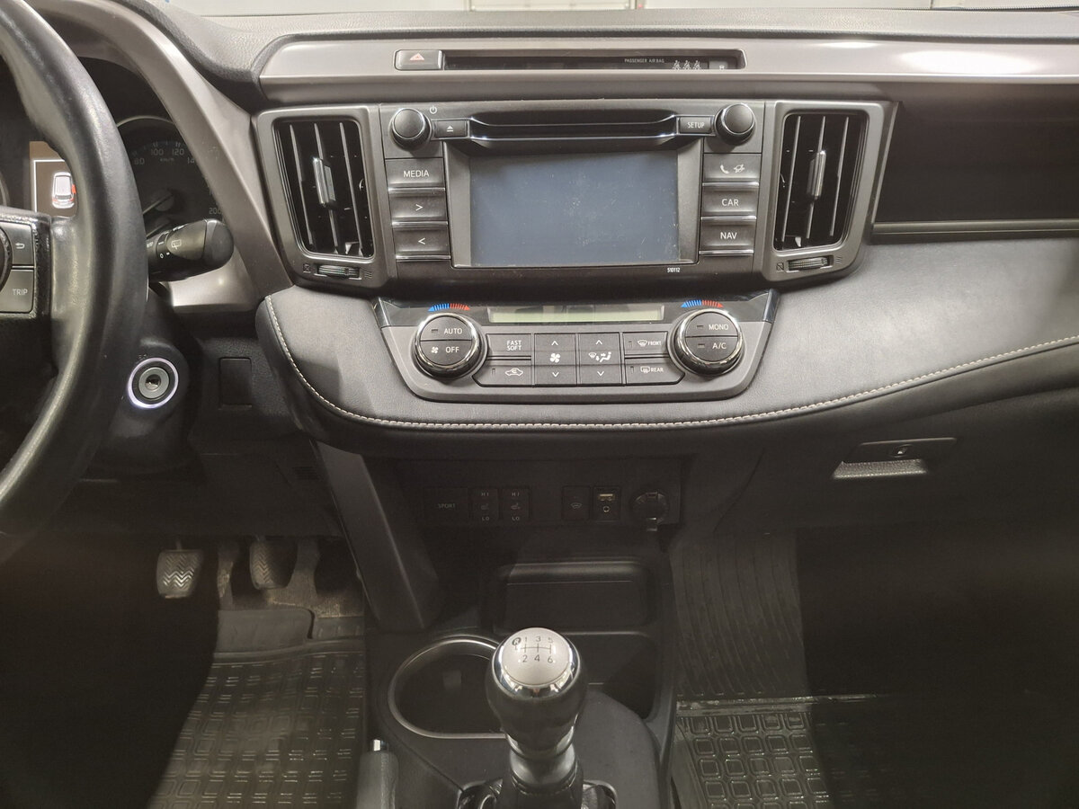 Toyota RAV4 2015 года с пробегом. Фото: #13