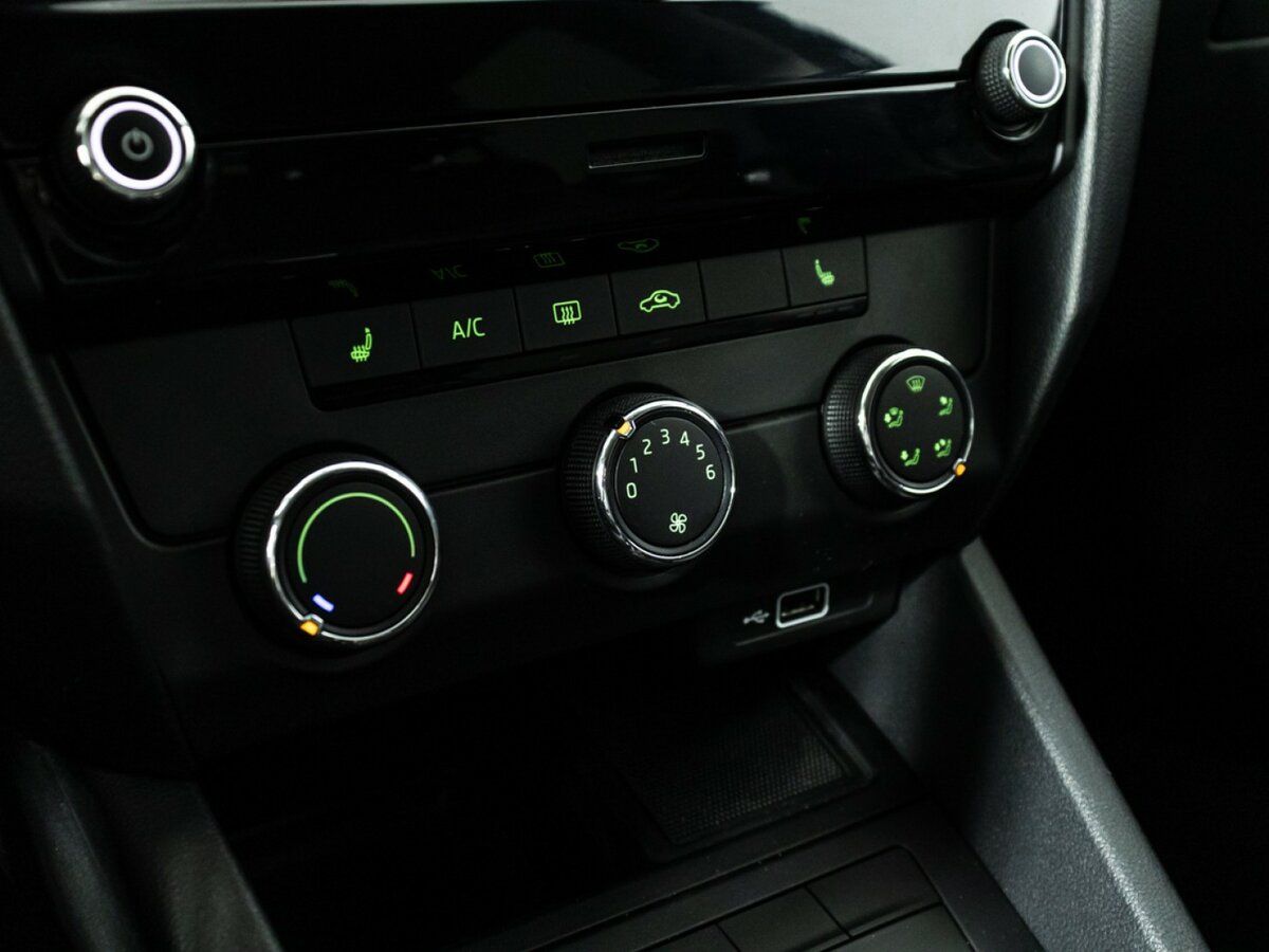 Б/У Шкода Октавия 2018 года. Фото: #13