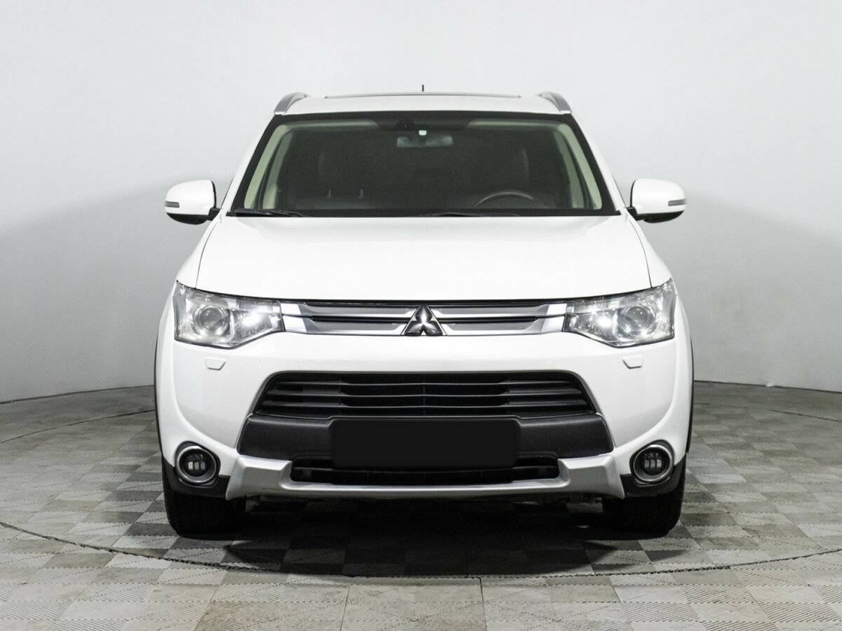 Mitsubishi Outlander 2014 года с пробегом. Фото: #1