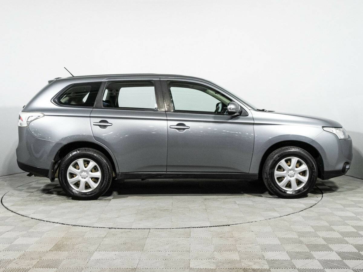 Mitsubishi Outlander 2013 года с пробегом. Фото: #3