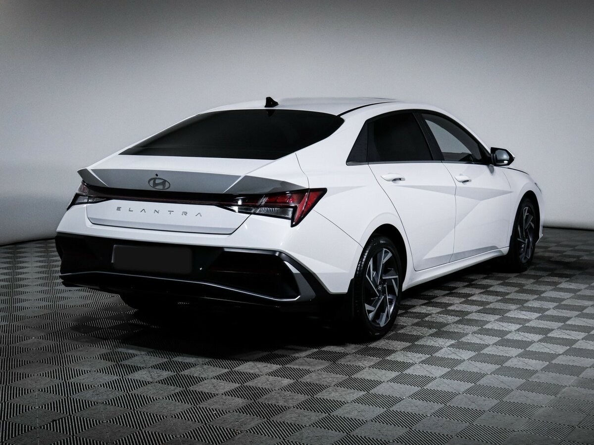 Б/У Хендай Елантра 2024 года. Фото: #3