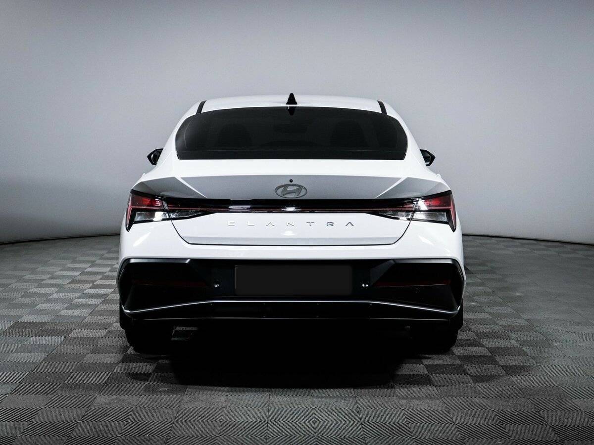 Б/У Хендай Елантра 2024 года. Фото: #4