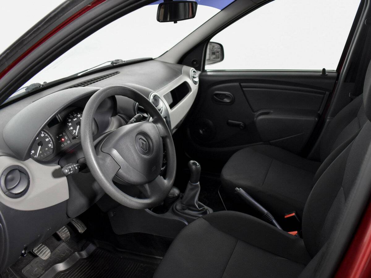 Renault Logan 2013 года с пробегом. Фото: #8