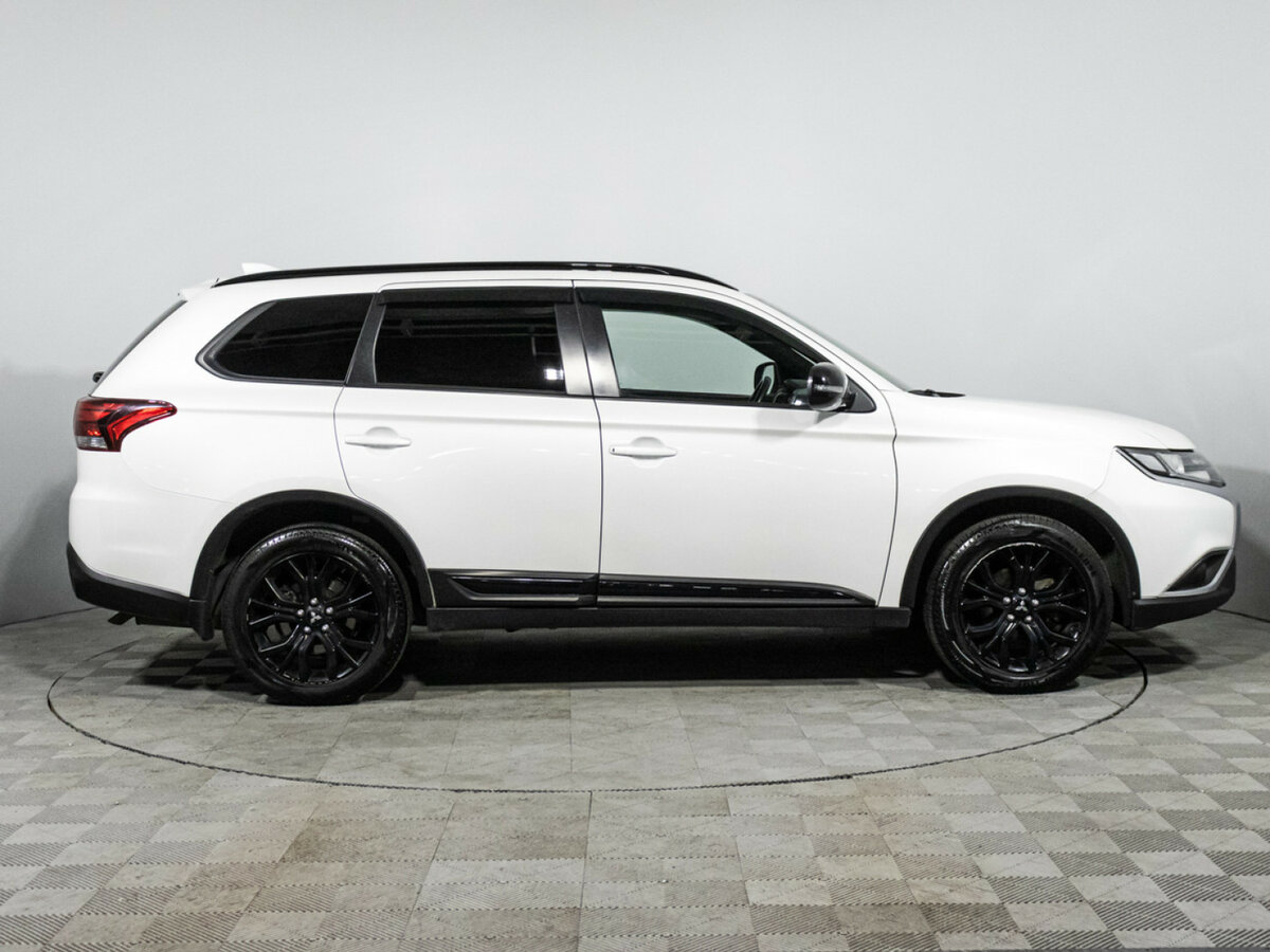 Mitsubishi Outlander 2021 года с пробегом. Фото: #3