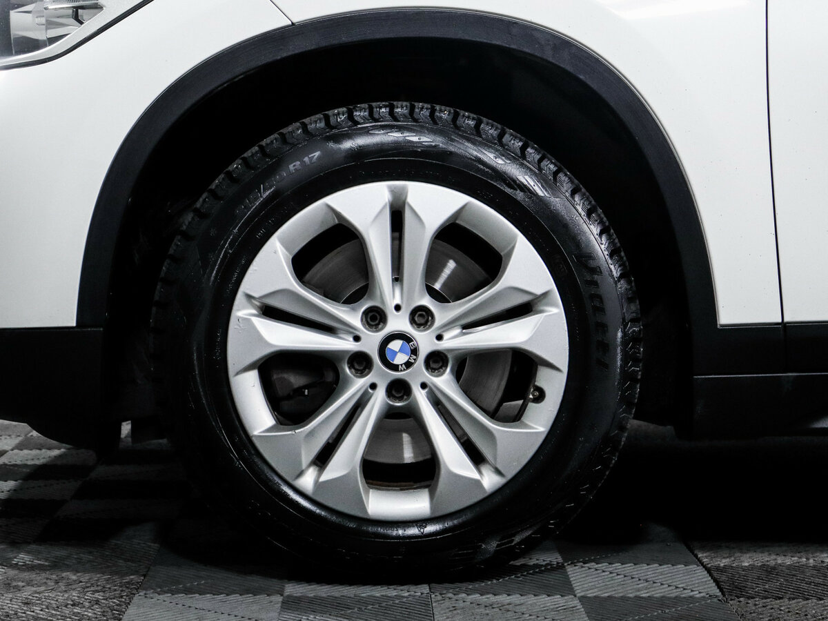 Б/У БМВ Икс1 2016 года. Фото: #14