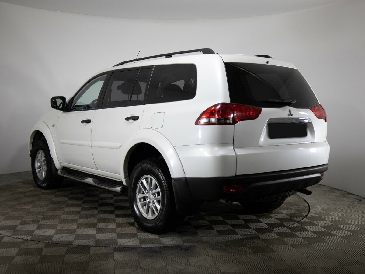 Б/У Митсубиши Паджеро Спорт 2014 года. Фото: #6