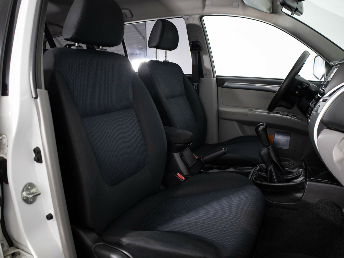 Б/У Митсубиши Паджеро Спорт 2014 года. Фото: #16