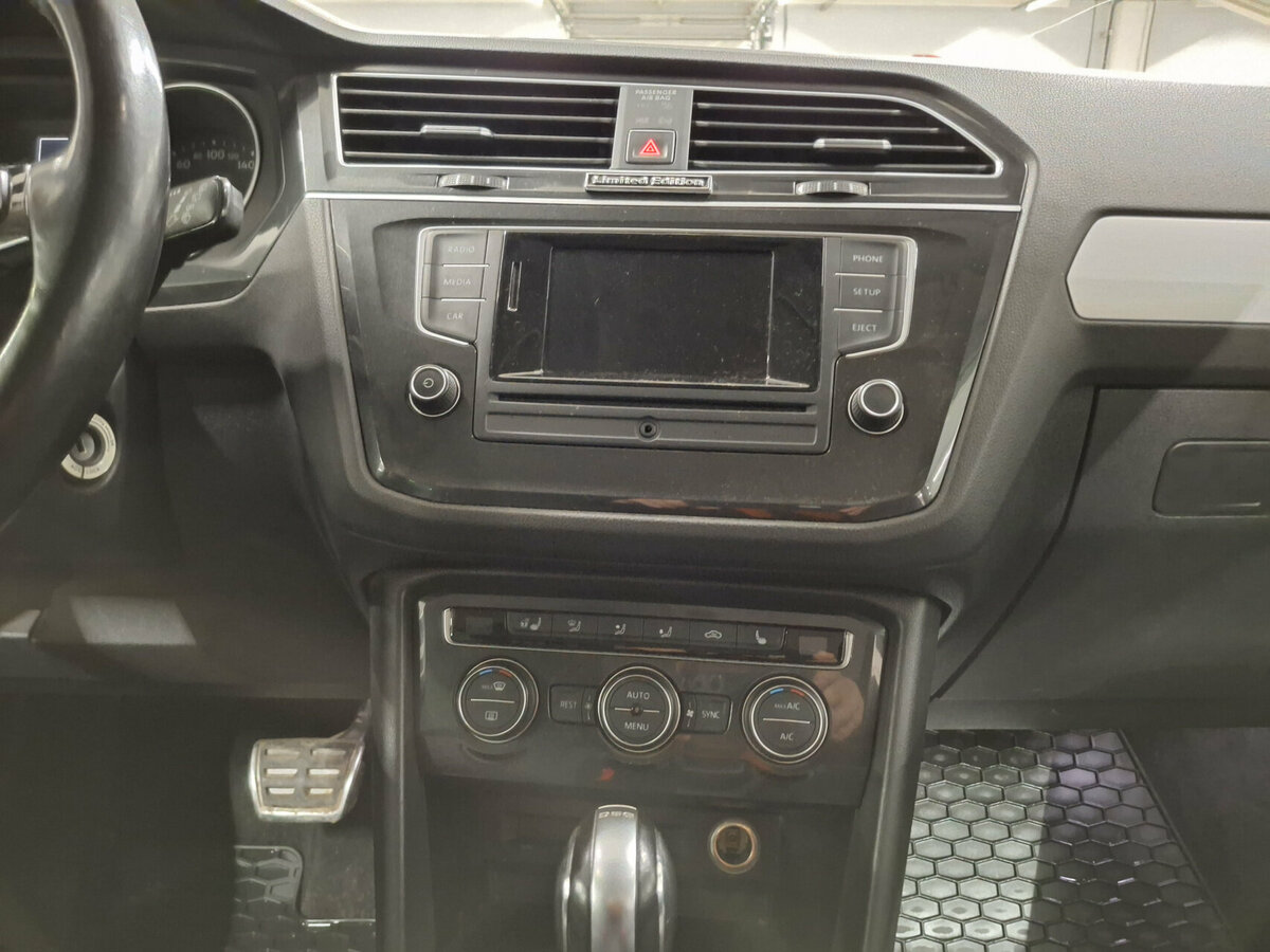 Б/У Фольксваген Тигуан 2017 года. Фото: #14