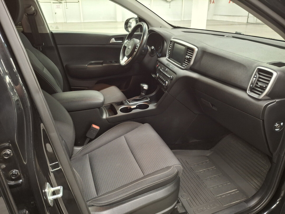 Б/У Киа Спортейдж 2020 года. Фото: #10