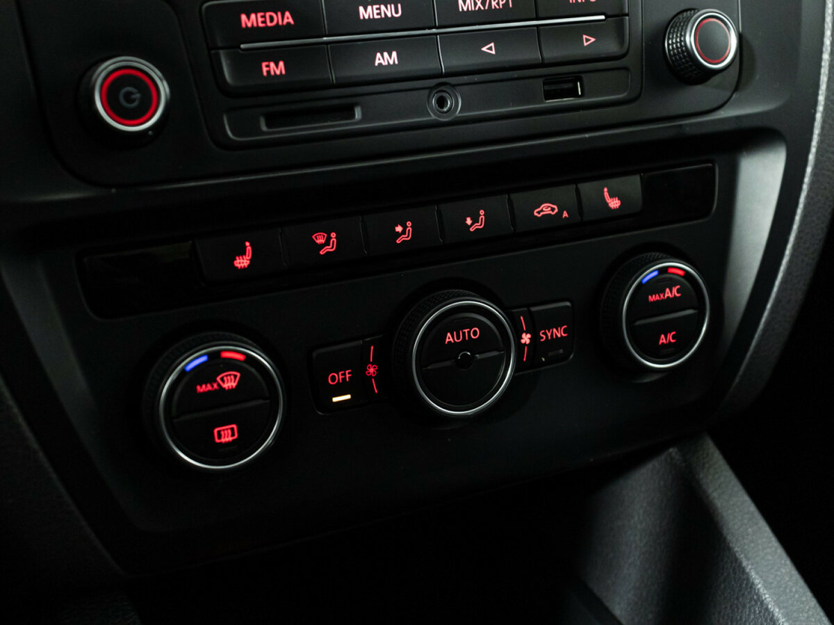 Б/У Фольксваген Джетта 2016 года. Фото: #14