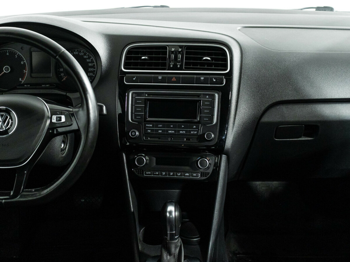 Б/У Фольксваген Поло 2017 года. Фото: #13