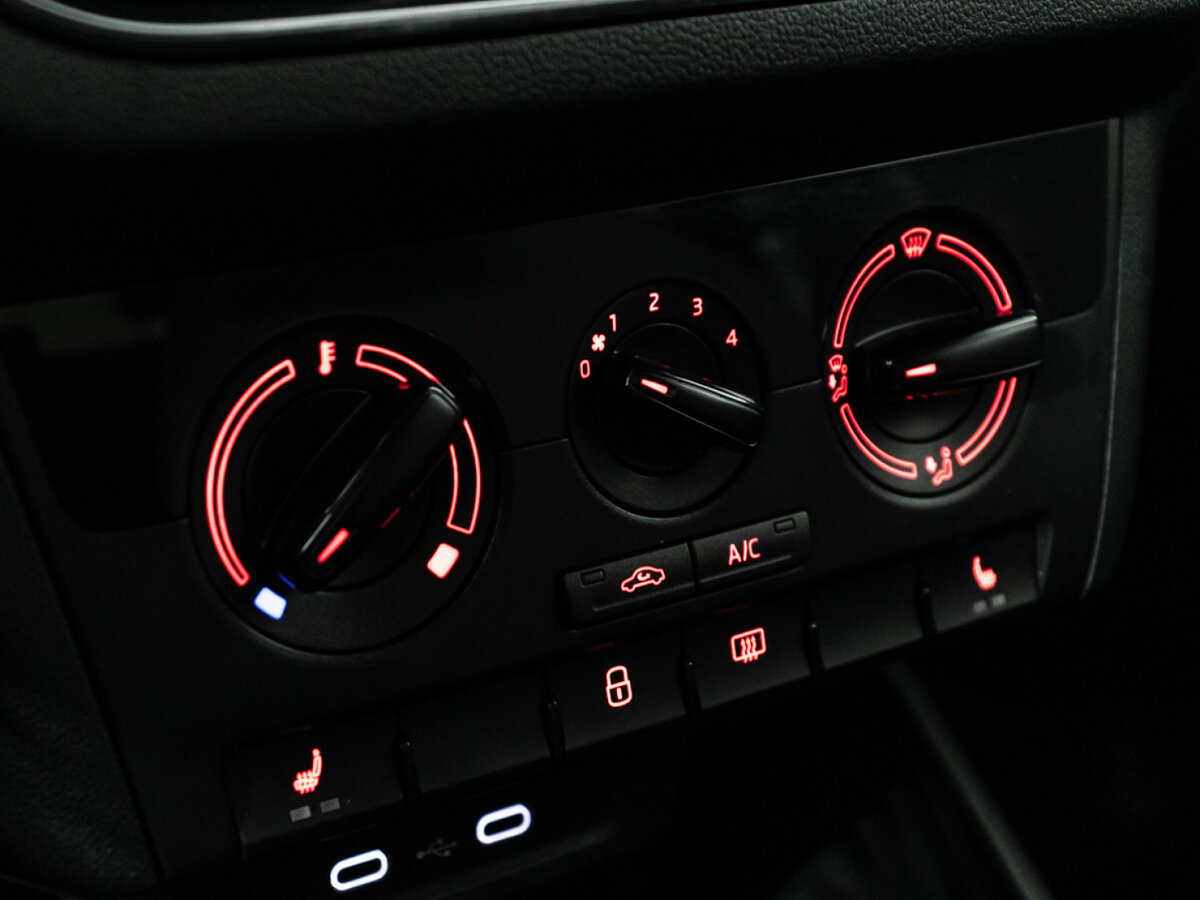 Б/У Фольксваген Поло 2021 года. Фото: #14